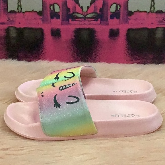 Unicorn slides. Kids Sz 1/2 🦄 🌈 - Picture 4 of 6